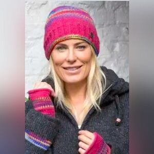 Serrv handmade 100% wool Nepal knit Pom hat